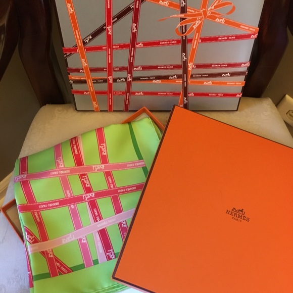 Hermes Accessories - ⬇️ SALE!!! Hermes Paris Silk Scarf, NIB/NWOT